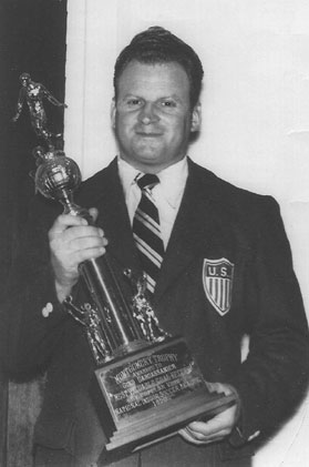 Gino Gardassanich con il Montgomery Trophy